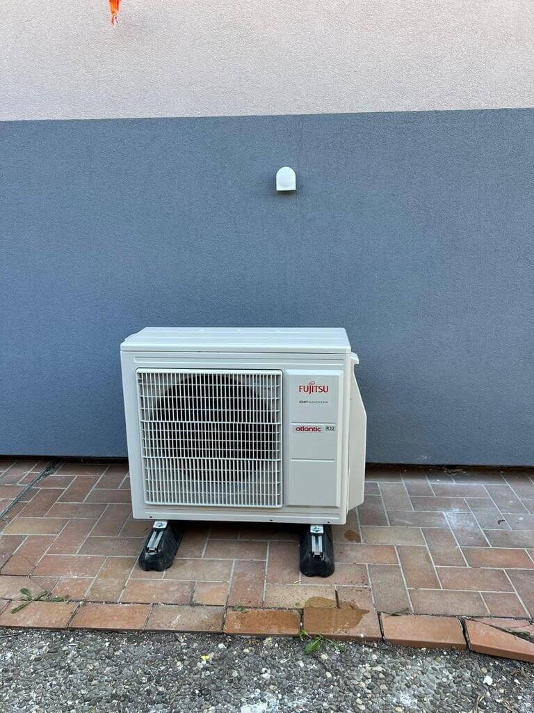 Installation d'une pac Alphea extensa 9kg (pour les maisons en-dessous de 90m2 : plus petite, plus silencieuse, peut s'accrocher aux murs)