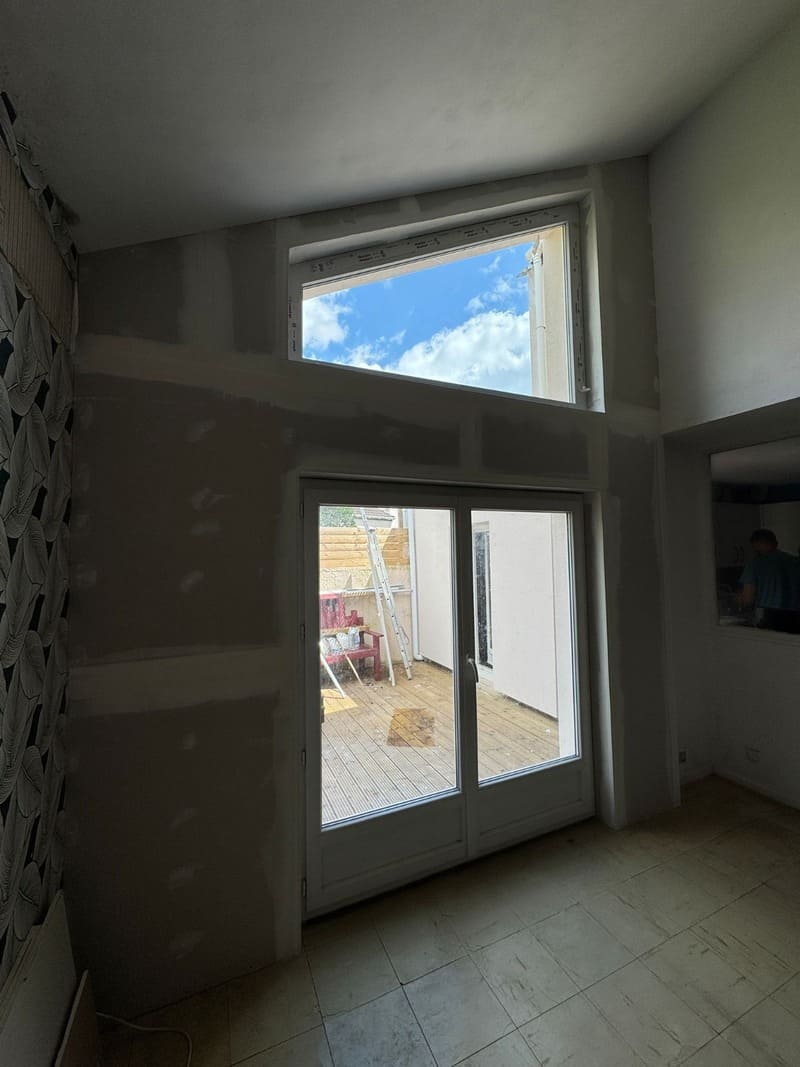 Isolation intérieure des murs AVANT Isolation intérieure des murs AVANT